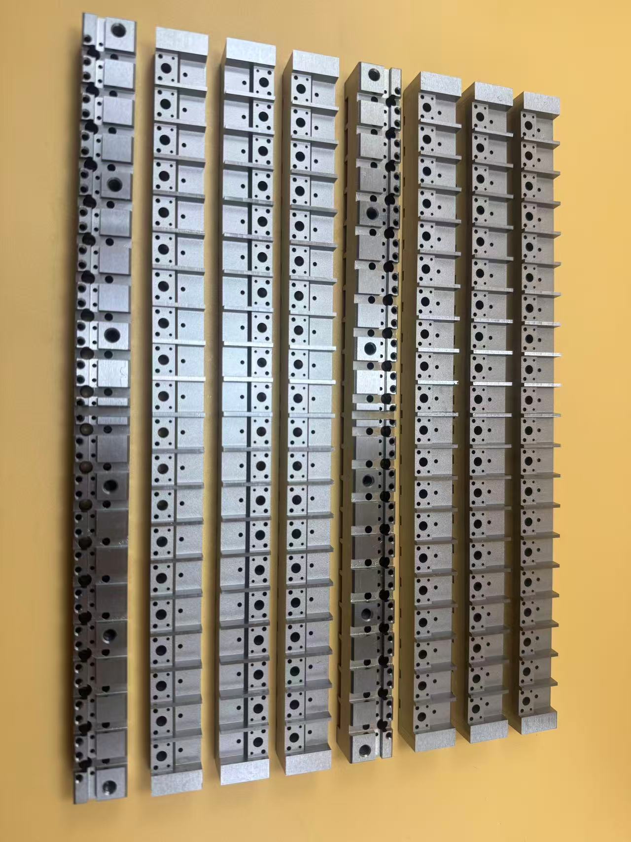 What are the core product advantages of slow wire cutting processing?