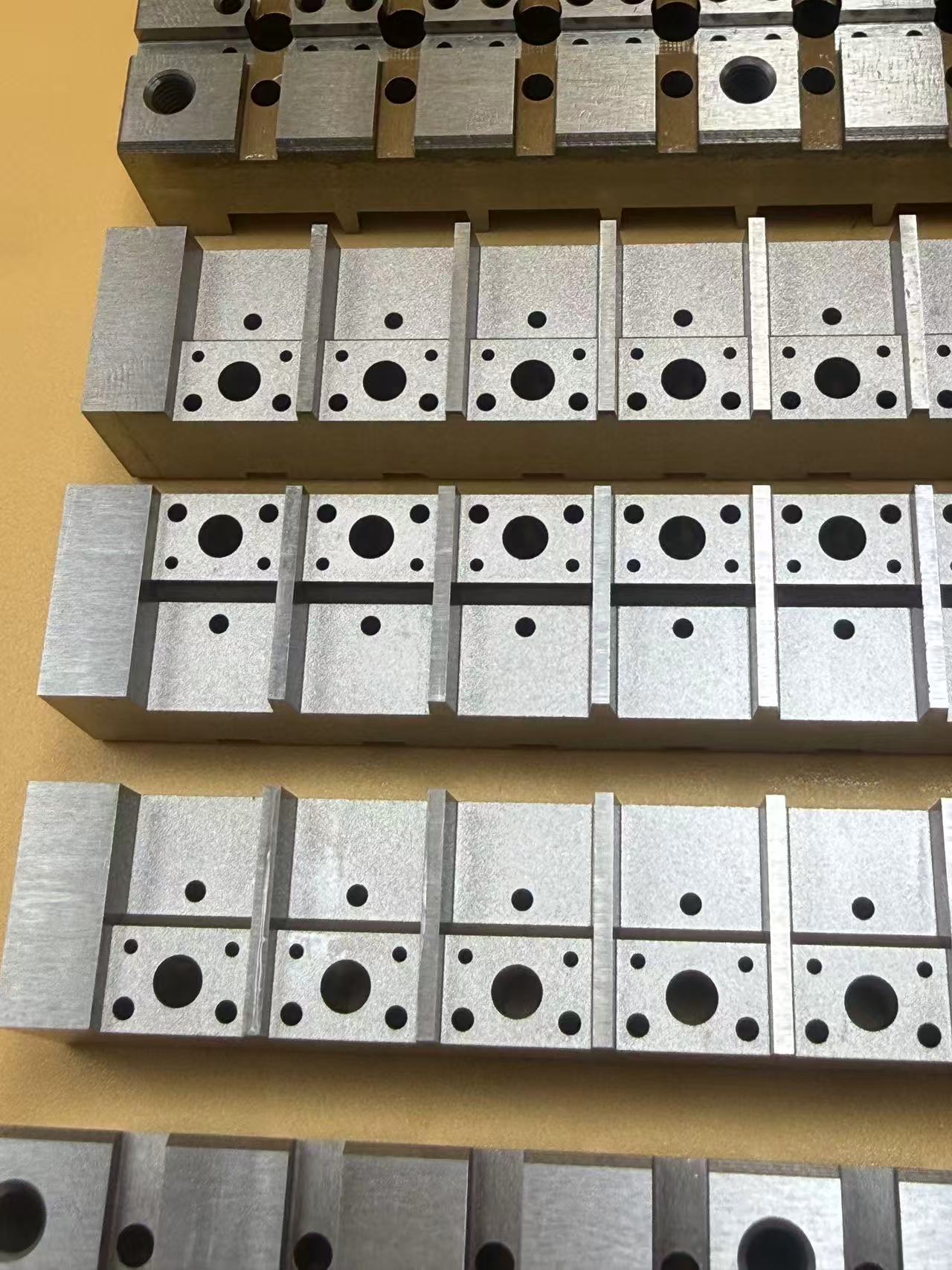 What are the advantages of the precision wire cutting process technology in machining?